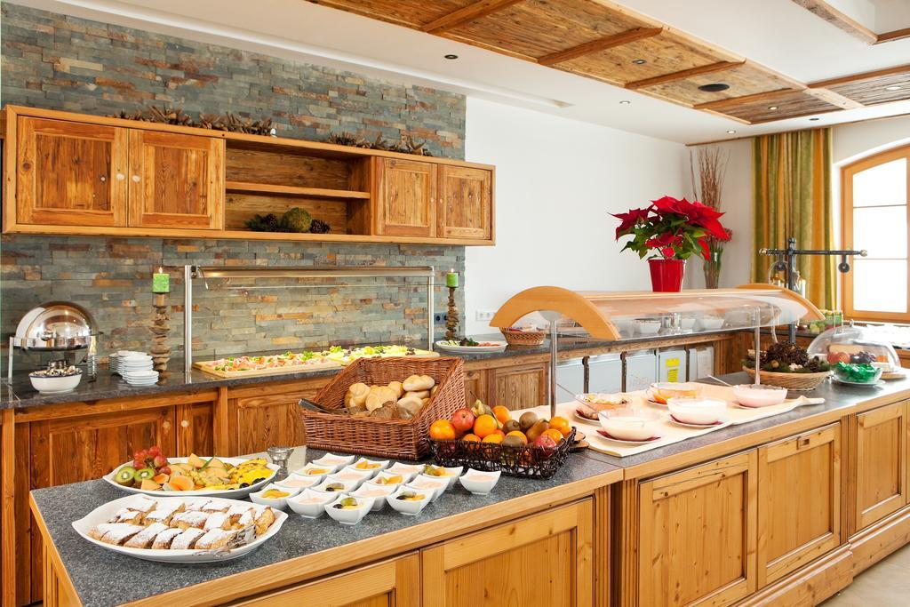 Hotel Schoerhof Saalfelden Екстер'єр фото